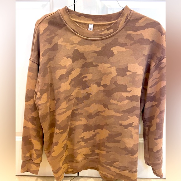 Lululemon camel camp  sweatshirt - Picture 1 of 4